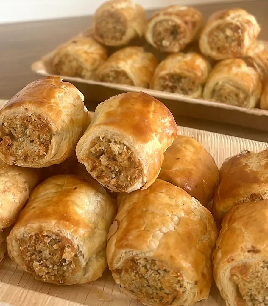Cheese and herb pastry rolls